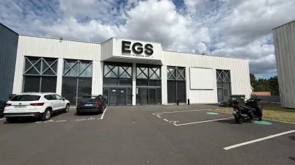 À louer à Mérignac - Local commercial d'environ 1272 m² - Situation sur un axe passant - Bonne visibilité - Offre immobilière - Arthur Loyd