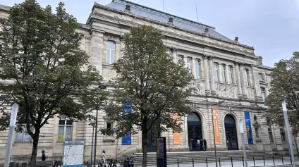 Bureaux à louer 131 m² avec parking et accès PMR proche tram Musée d'Aquitaine à Bordeaux - Offre immobilière - Arthur Loyd