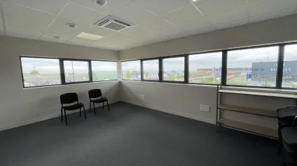 A LOUER - BUREAUX - HAUTS DE MARGNY - Offre immobilière - Arthur Loyd