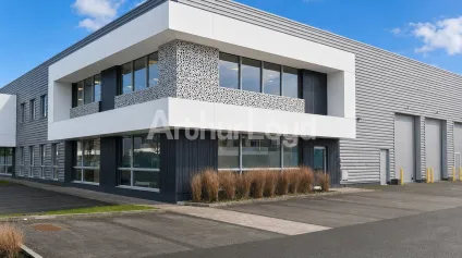 Entrepôt et bureaux à louer à Marcq-en-Baroeul avec parking privatif - Offre immobilière - Arthur Loyd