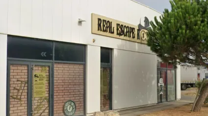 À Mérignac, cellule d'une superficie de 188 m² disponible rapidement. Anciennement exploitée en tant qu'Escape Room, ce local offre une surface permettant d'envisager la poursuite ou l... - Offre immobilière - Arthur Loyd