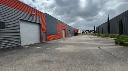 Locaux d activité à vendre Les Sorinières visibilité et accès bus - Offre immobilière - Arthur Loyd