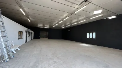 À VENDRE EN EXCLUSIVITÉ : Local d'activités de 531 m² à Roanne - Offre immobilière - Arthur Loyd
