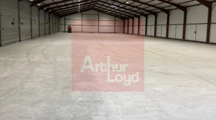 <br />A louer - Local d'activité de 1680 m² - Emplacement privilégié et accès facile<br /> - Offre immobilière - Arthur Loyd