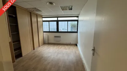 JOUE-LES-TOURS BUREAUX A VENDRE DE 191 M² ET 6 PARKINGS - Offre immobilière - Arthur Loyd