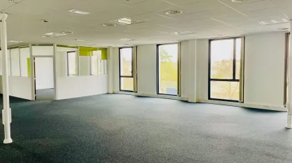 A VENDRE BUREAUX 200 M2 À COMPIEGNE PÉNÉTRANTE DE VILLE - Offre immobilière - Arthur Loyd