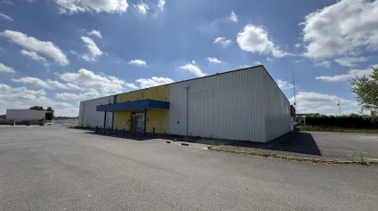 A VENDRE LOCAL D'ACTIVITÉ MAIGNELAY-MONTIGNY 1 079 M2 ENV. - Offre immobilière - Arthur Loyd