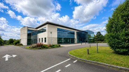 Bureaux à louer à MONT SAINT AIGNAN 76130 - Offre immobilière - Arthur Loyd