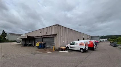 A LOUER - LOCAL D'ACTIVITE D'ENV. 300 m2 - Offre immobilière - Arthur Loyd