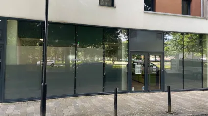 Location locaux commerciaux Saint-Herblain vitrine spacieuse et passage constant - Offre immobilière - Arthur Loyd