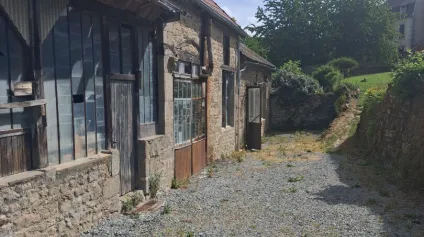 <br />A LOUER Entrepôt / local industriel La Chapelle Taillefert 150 m²<br /> - Offre immobilière - Arthur Loyd