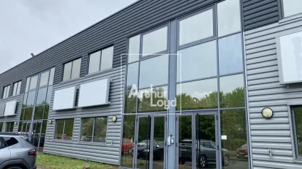 LOCAUX TERTIAIRES A LOUER LIEUSAINT - Offre immobilière - Arthur Loyd