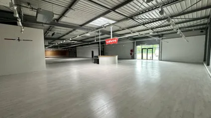 Local commercial à louer TROYES 1 158m² - Offre immobilière - Arthur Loyd