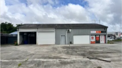 A LOUER - Locaux commerciaux/Entrepôt/Dépôt - 325 m2 SLM - Offre immobilière - Arthur Loyd
