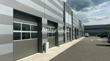 LOCAL D'ACTIVITE - ENTREPOT à LOUER de 273.74 m² - Offre immobilière - Arthur Loyd