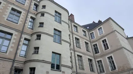 BUREAUX À VENDRE NANTES CENTRE - VUE LOIRE - Offre immobilière - Arthur Loyd