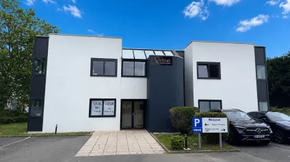 BUREAUX RÉNOVÉS À VENDRE À LA CHAPELLE SUR ERDRE - Offre immobilière - Arthur Loyd