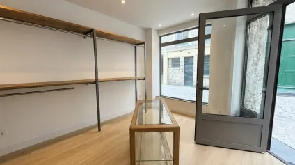 A LOUER - LOCAL COMMERCIAL PROCHE PLACE DU MARCHÉ - CENTRE VILLE - 26m² - Offre immobilière - Arthur Loyd