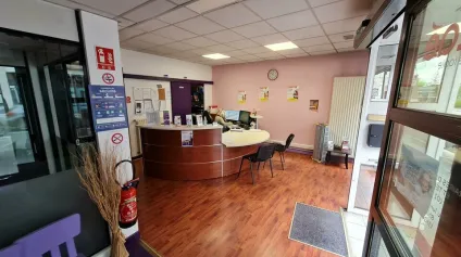 CHATEAUROUX Centre Ville - A LOUER - BATIMENT D'ACTIVITE / COMMERCIAL de 215 m² - Offre immobilière - Arthur Loyd