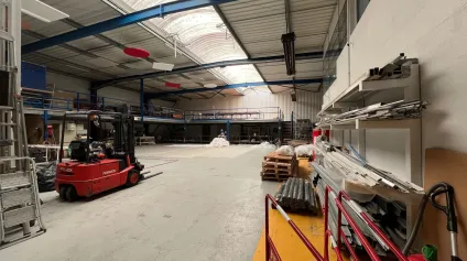A LOUER LOCAL D'ACTIVITÉ 820 M2 ZONE INDUSTRIELLE ERCUIS - Offre immobilière - Arthur Loyd