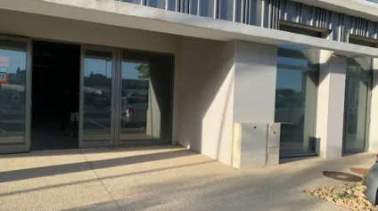 Locaux commerciaux à vendre en VEFA à Les Angles avec terrasse privative - Offre immobilière - Arthur Loyd