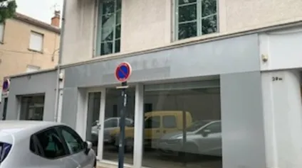 Vente immeuble avec local commercial et bureaux Avignon, parking privatif, proche Tribunal - Offre immobilière - Arthur Loyd