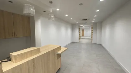 LOCAL COMMERCIAL À LOUER  EMPLACEMENT N°1 CENTRE-VILLE DE POITIERS - RUE GAMBETTA - Offre immobilière - Arthur Loyd