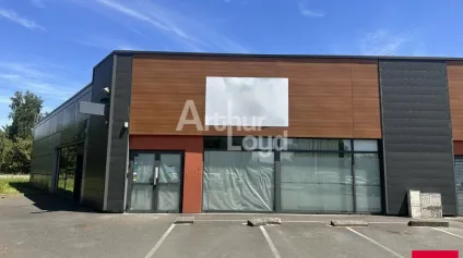 MELESSE - LOCAL COMMERCIAL A LOUER - ZONE COMMERCIALE SUPER U - Offre immobilière - Arthur Loyd