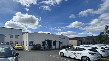 Local d activité à louer à Sainte-Luce-sur-Loire avec parking rénové - Offre immobilière - Arthur Loyd