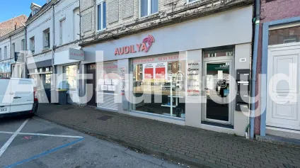 Location local commercial Villeneuve dAscq centre ville rénové et visible 74 m² - Offre immobilière - Arthur Loyd