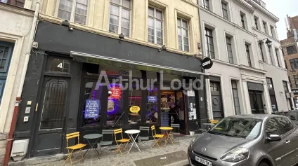 Location local commercial Lille grande terrasse et licence IV incluse - Offre immobilière - Arthur Loyd