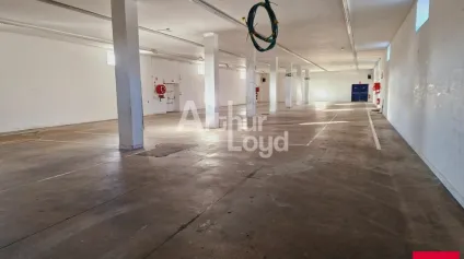 VENDÔME - LOCATION LOCAUX COMMERCIAUX 3 x 286 M² - ZONE COMMERCIALE - Offre immobilière - Arthur Loyd