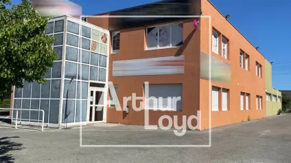 Bureaux à louer PMR à Saint-Aunès parking libre et ascenseur - Offre immobilière - Arthur Loyd