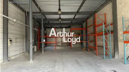 À LOUER  Locaux d'activité d'environ 240m² - Zone du Capitou - Offre immobilière - Arthur Loyd