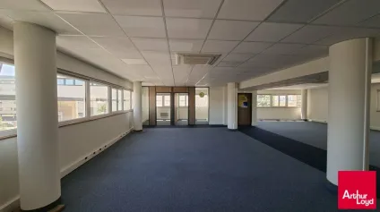  VENTE LE MANS BUREAUX 218M² + 7 parkings - Offre immobilière - Arthur Loyd