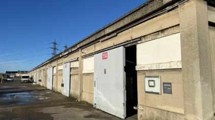 A LOUER LOCAUX D'ACTIVITÉ DE 200m2 ZONE INDUSTRIELLE ET PORTUAIRE DU HAVRE - Offre immobilière - Arthur Loyd