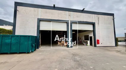 Local d'activité 552 m² à louer - Montpellier Ouest - Quai de chargement, accès poids lourds, terrain privatif - Offre immobilière - Arthur Loyd