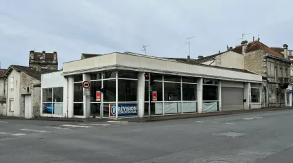 Local commercial 406 m² sur axe passant de Cognac (16100) - Offre immobilière - Arthur Loyd