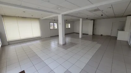 Local commercial de 145m2 à la location à BETHONCOURT - Offre immobilière - Arthur Loyd