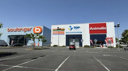 CHAMBRAY LES TOURS COMMERCE A LOUER 1236 M² VISIBILITE SUR AXE - Offre immobilière - Arthur Loyd