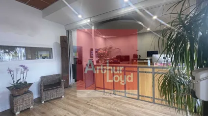 À VENDRE - Local commercial d'exception avec option location-vente - Offre immobilière - Arthur Loyd