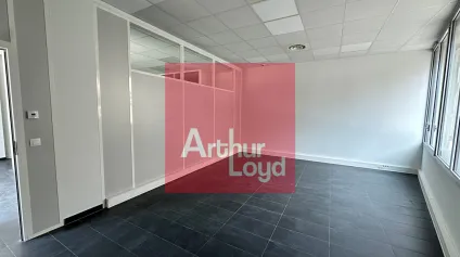À LOUER Plateau de bureaux neuf en rez-de-chaussée 103 m² Hyper centre d'Agen - Offre immobilière - Arthur Loyd