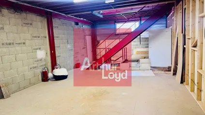 À VENDRE ESPACES PROFESSIONNELS 400 M² EN ÉTAGE À AGEN - Offre immobilière - Arthur Loyd