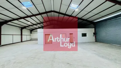 Entrepôt logistique de 1680 m2 avec quais de chargement et bureaux aménagés - Offre immobilière - Arthur Loyd