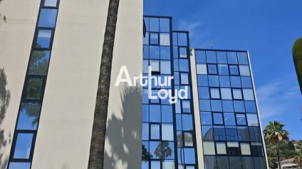 BUREAUX EN OPEN SPACE DES 36 M² A LOUER NICE OUEST AVEC PARKING PRIVATIF - Offre immobilière - Arthur Loyd