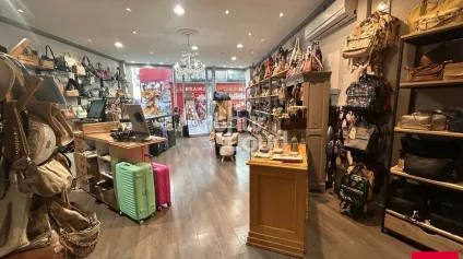 BLOIS - LOCATION LOCAL COMMERCIAL DE 101,80 M² - HYPERCENTRE - Offre immobilière - Arthur Loyd