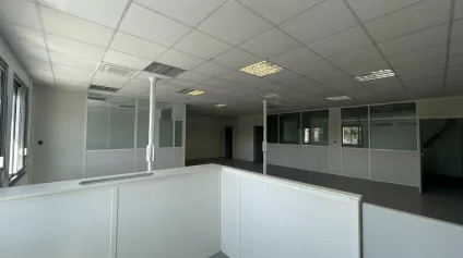 A LOUER - LE HAVRE - QUARTIER DES MAGASINS GENERAUX - BUREAUX - 132 m² - Offre immobilière - Arthur Loyd