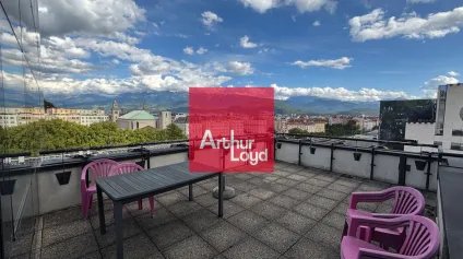 Bureaux à louer en étage élevé avec terrasse Grenoble Europole - Offre immobilière - Arthur Loyd