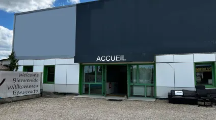 Bureaux à louer à Cadaujac plateau de 300 m² de plain pied avec parkings - Offre immobilière - Arthur Loyd
