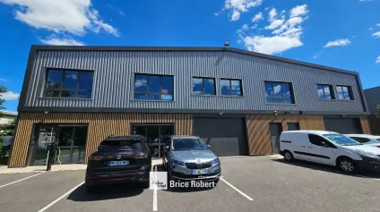 A vendre - Local d'activités de 531 m² avec entrepôt et bureaux de standing - Chassieu - Offre immobilière - Arthur Loyd